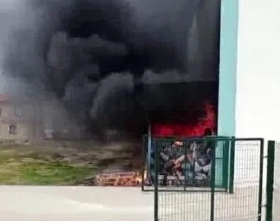 Diyarbakır OSB&rsquo;de Atık Deposu Alevlere Teslim Oldu