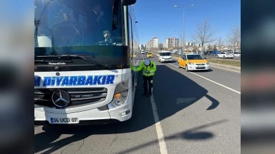 Diyarbakır Otobüs Terminalinde Trafik Denetimleri Sürüyor