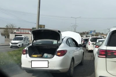 Diyarbakır-Silvan Yolunda Kaza Trafiği Kilitledi