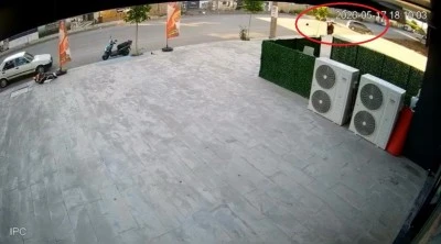 Diyarbakır Sur&rsquo;da Otomobil ile Motosiklet &Ccedil;arpıştı