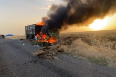 Diyarbakır Sur'da tır alev alev yandı