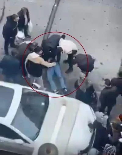 Diyarbakır Sur&rsquo;da Trafik Tartışması Bı&ccedil;aklı Kavgaya D&ouml;n&uuml;şt&uuml;