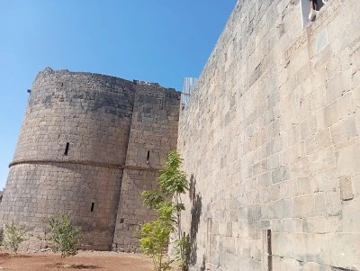 Diyarbakır Surları Evsizlerin Barınağına Dönüştü