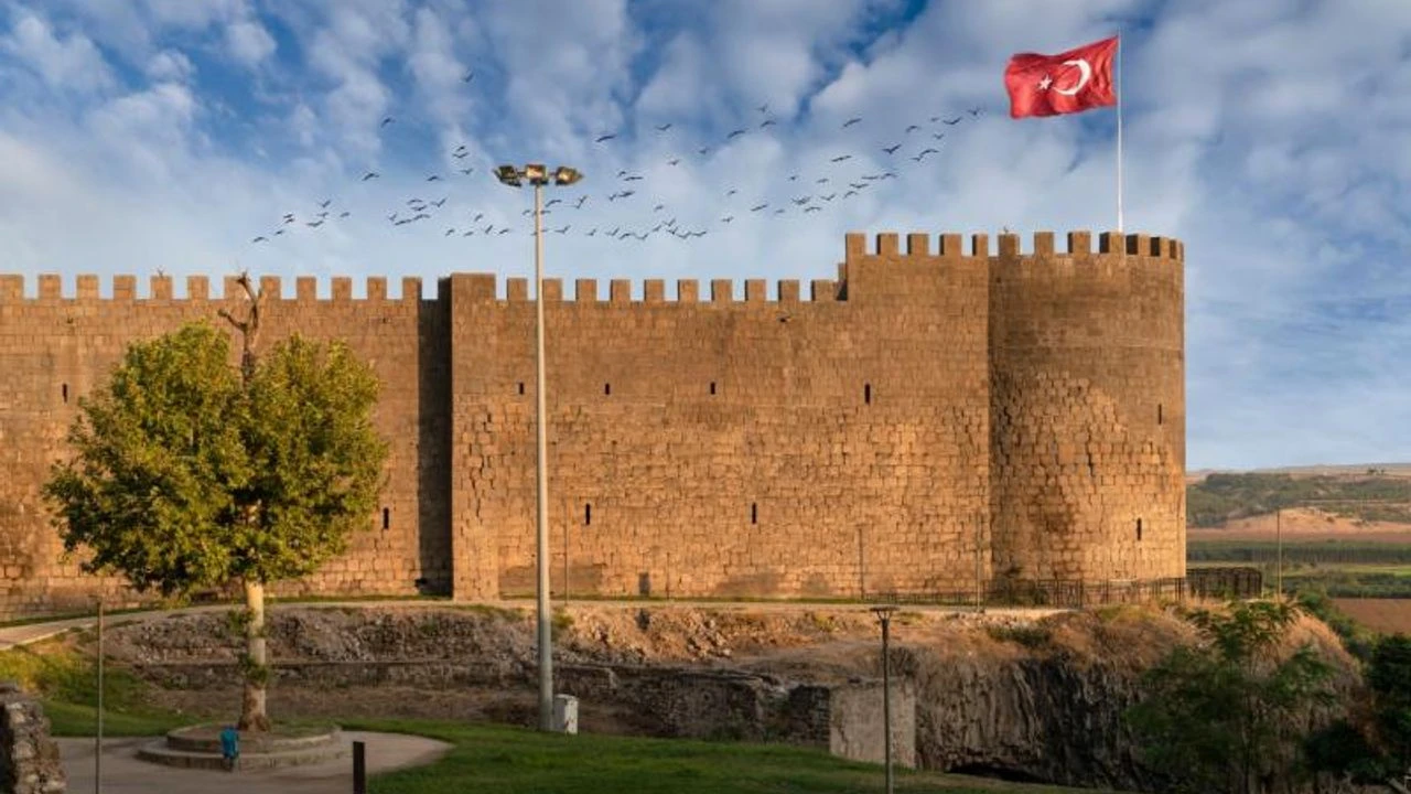 Diyarbakır Surları: Tarihin Sessiz Tanıkları