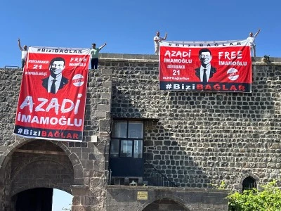 Diyarbakır Surlarına izinsiz pankarta polis 'dur dedi'