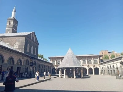 Diyarbakır Ulu Camii&rsquo;nin Altındaki Gizemli Ge&ccedil;it