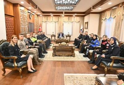 Diyarbakır Valisi Emniyet Mensuplarını Ağırladı