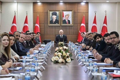 Diyarbakır Valisi Zorluoğlu&rsquo;ndan bağımlılıkla m&uuml;cadele kararlılığı