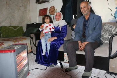 Diyarbakır'da Depremzede Aile Dükkânda Yaşam Savaşı Veriyor