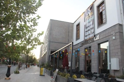 Diyarbakırlı Ciğerci 3 Günlük Tüm Gelirini Gazze’ye Bağışlıyor