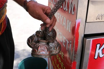 Diyarbakırlılar Kavurucu Sıcaklarda Bu İçeceğe Koşuyor