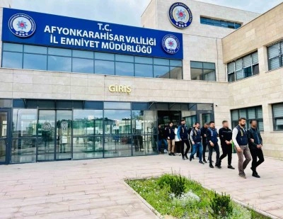 Dolandırıcılara yönelik operasyonda 12 kişi tutuklandı