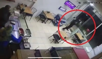 Drift atıp tozu dumana kattı, kaza yapıp b&ouml;yle ka&ccedil;tı