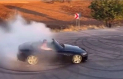 Drift attı tozu dumana kattı