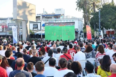 D&uuml;nya Kupası heyecanı Bodrum Meydanı&rsquo;na taşındı