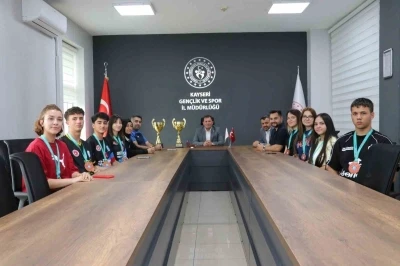 D&uuml;nya Kupası&rsquo;ndan madalya yağmuru