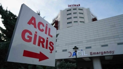 Durdurmaya &ccedil;alıştığı trakt&ouml;r&uuml;n tekerleği &uuml;zerinden ge&ccedil;ti