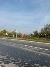 D&uuml;z yolda direksiyon hakimiyetini kaybetti, takla attı: 1 yaralı