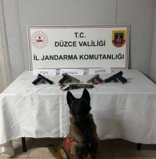 Düzce’de 5 adet ruhsatsız tabanca ele geçirildi