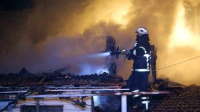 Edirne’de 2 müstakil ev alev alev yandı, dumanlar gökyüzünü kapladı