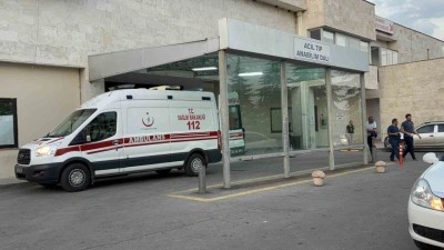 Edirne’de otomobille çarpışan motosikletli ağır yaralandı