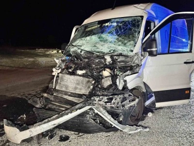 Edirne&rsquo;de tıra &ccedil;arpan panelvan hurdaya d&ouml;nd&uuml;
