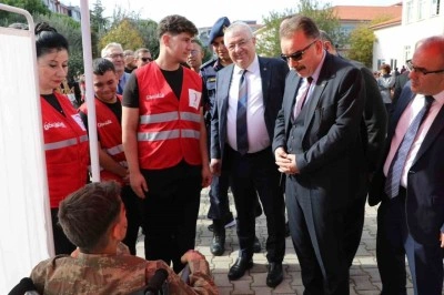Edremit&rsquo;te Kızılay haftası coşkusu