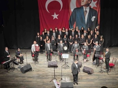 Efeler&rsquo;de M&uuml;zik ve Sanat Akademisi&rsquo;nden unutulmaz konser