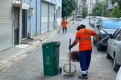 Efeler&rsquo;de temizlik &ccedil;alışmaları s&uuml;r&uuml;yor