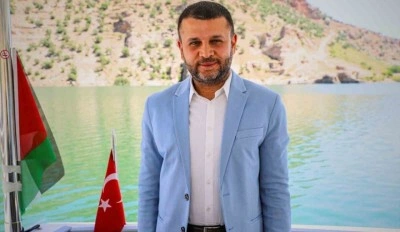 Üniversite öğrencilerine eğitim bursu jesti