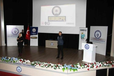 Eğitim Fakültesi öğrencilerine siber güvenlik semineri verildi