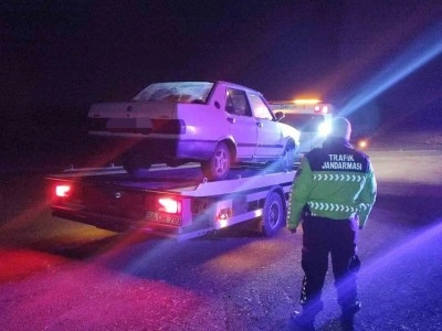 Ehliyetsiz alkoll&uuml; s&uuml;r&uuml;c&uuml;ye 45 bin lira ceza kesildi