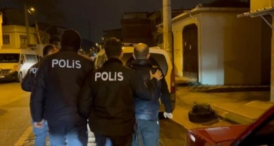 Ekiplerin devriye sırasında şüphelendikleri otomobilin sürücüsü alkollü çıktı