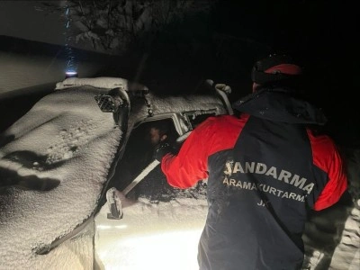 Eksi 8 derecede mahsur kaldılar: JAK timleri böyle kurtardı