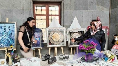 El emeklerini sergilediler