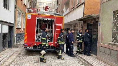 Elazığ&rsquo;da metruk binada yangın