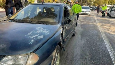 Elazığ&rsquo;da trafik kazası: Hafif ticari ara&ccedil; ile otomobil &ccedil;arpıştı