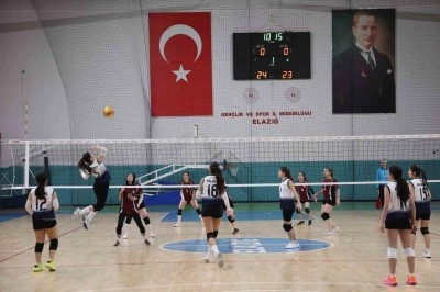 Elazığ&rsquo;da voleybol m&uuml;sabakaları tamamlandı