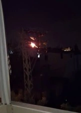 Elektrik direğinde çıkan yangın korkuttu