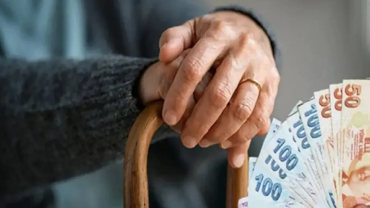 Emekliler İçin Bayram İkramiyesi Kalkacak Mı?