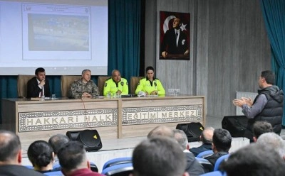 Emniyet M&uuml;d&uuml;r&uuml; Ayata, şof&ouml;r esnafıyla bir araya geldi