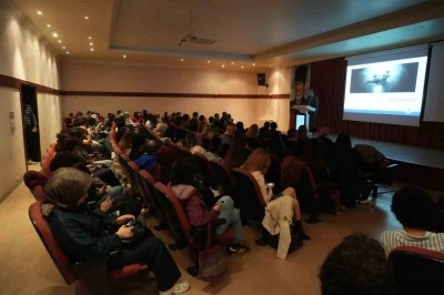 Endometrium kanserlerinde g&uuml;ncel tanı ve tedavi uygulamaları tartışıldı