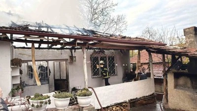 Erbaa’da elektrik kontağından çıkan yangın evi küle çevirdi