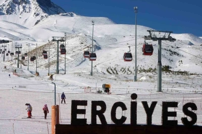 Erciyes&rsquo;te kayak sezonu a&ccedil;ıldı