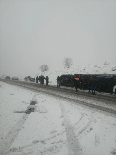 Ergani’de Kar Kazası: Kamyon ile Otomobil Çarpıştı