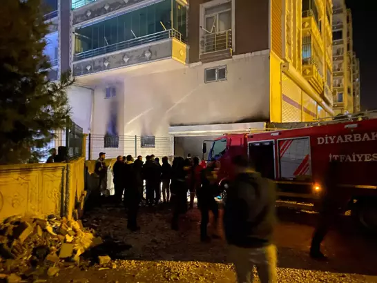 Ergani’de Marangoz Atölyesinde Yangın: 4 Kişi Dumandan Etkilendi