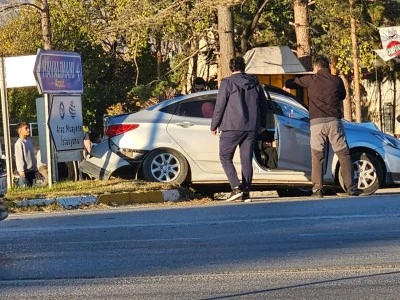 Erzincan Akyazı Mahallesi Ekşisu Kavşağı’nda Trafik Kazası: 5 Yaralı