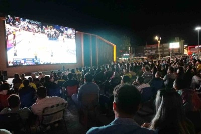 Erzincan’da Fenerbahçe’nin Euroleague final maçı dev ekranda izlendi