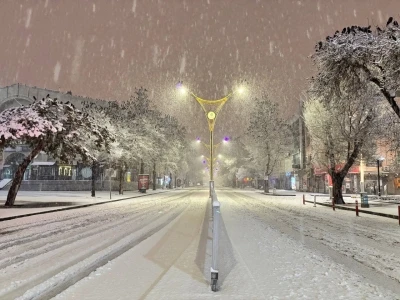 Erzincan&rsquo;da kar yağışı hayatı olumsuz etkiledi