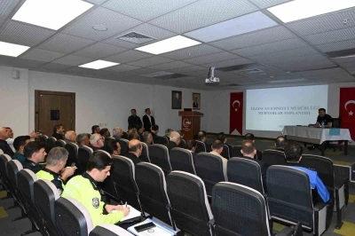 Muhtarlarla g&uuml;venlik toplantısı yapıldı